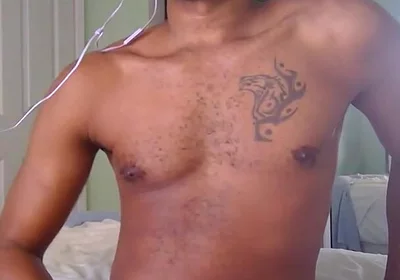 Kennie Jai Shows off on Cam