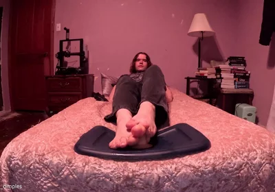 I Give My Dildo a Footjob