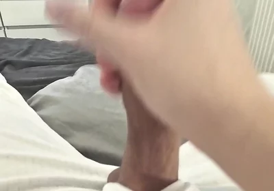 Chilled-out Wank in White Thermals While Watching Porn