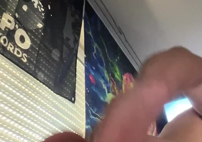Extrem Big Anal Plug in Jung Boy