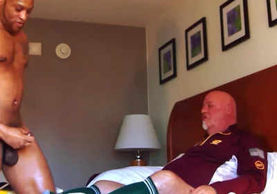 Coach Gives Massage - and Gets a Lot More!
