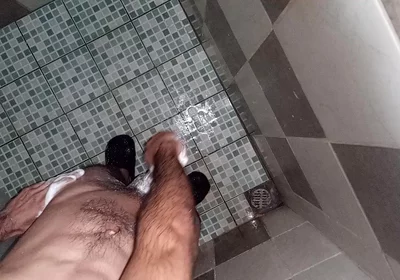 Boy Masturbates and Wipes All the Body Hair on His Parts and Buttocks