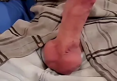 Huge Cock Sixxbig Has Quick Cumshot