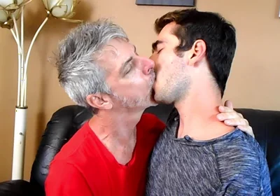 Hot Gay Kissing with Kody & Richard