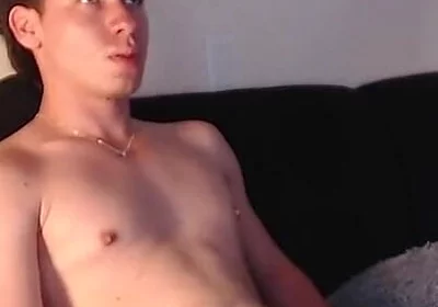I Masturbate and Cum a Lot, Then I Suck My Hands with All My Cum