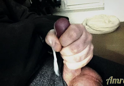 Jerking off and Orgasm Late at Night in Front of the Computer.