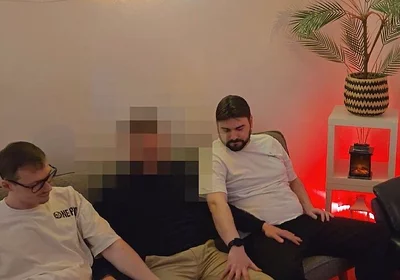 Part 1 -straight Married Broker Fucks, Sucks and Get's His Big Cock Sucked and His Asshole Rimmed in a Threesome