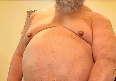 Big Guy Bates and Cums