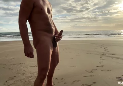 Tim Blesh Cumshot Outdoor on the Beach