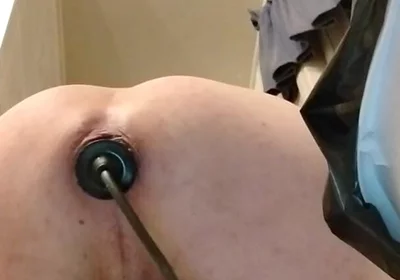 Soda Can Sized Plug Push Out Then Pop Back in