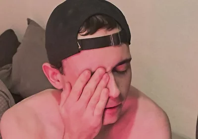 Twink Shoots a Huge Load on His Face!