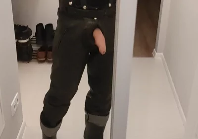 Gay Army Men Fuck. I'm in Rubber Boots and Leather Pants