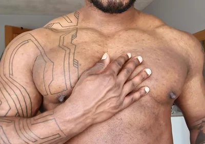 Who Loves a Chest Bounce and Nipples Play.