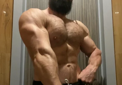 Sit and Watch at My Pumped Body