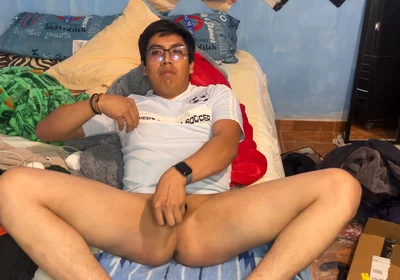Jugando Con Un Dildo, En Castidad