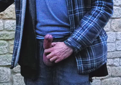 Big Uncut Cock Wanking and Cumming for the Neighbours Again - Rockardglans
