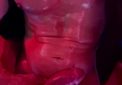 Muscle Bro Jerks Cock Oiled up