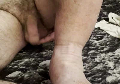 Coach Karl's Bare Feet Bare Balls up Close [8893]