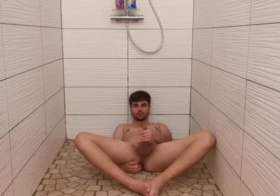 Masturbating Before the Shower - Beepied