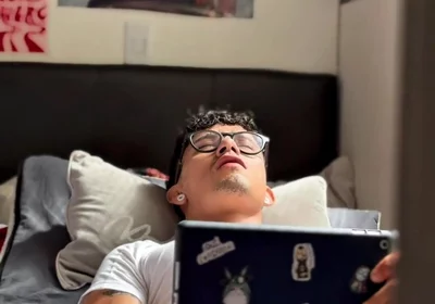 Colombian Masturbating! While Watching Porn on His Tablet