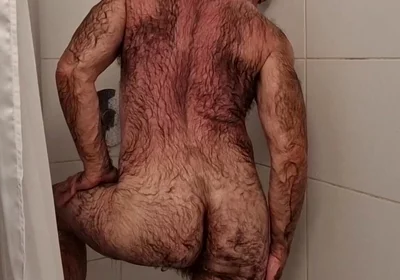 Hairy Muscle Stepdaddy Takes a Shower