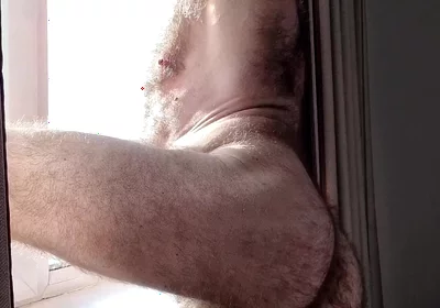 Hairy Muscle Stepdaddy Shows All