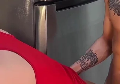 Hung Papi Viral Video Fucking While Cooking Pasta Bareback