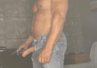 Mr Guru Hjerk of Video. Bodybuilder in Jeans