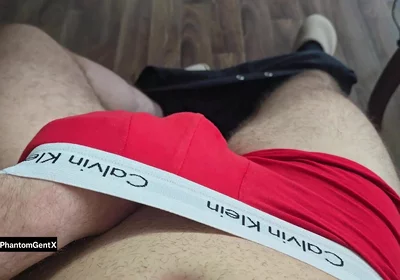 Hot White Guy Jerks Off in Pyjama Outfit After Waking Up Live on Stripchat PhantomGent