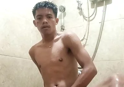 #1 Creator Jameson Official Gets Soaked: Shower Piss & Cum
