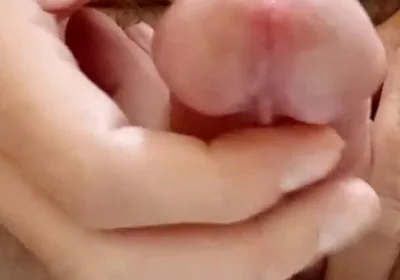 Rockardglans powerful cumshot in bathroom