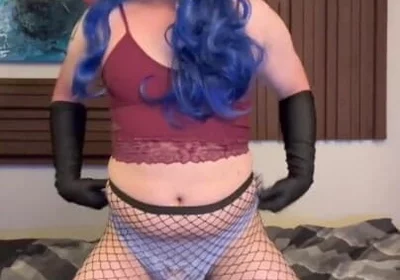 Sissy CD Shaking Big Ass Solo