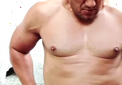 Yuri Gaucho Muscular Male Cumming