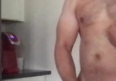 Quick Cumshot in Kitchen