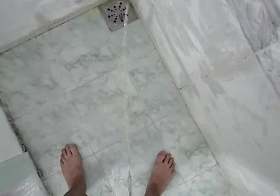 Slow Motion Pee