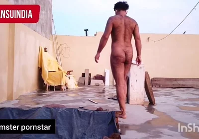 Indian 18+ Guy Nude Fuck on Road