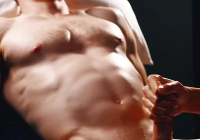 Aussie Muscular Hunk Big Dick Got Edged