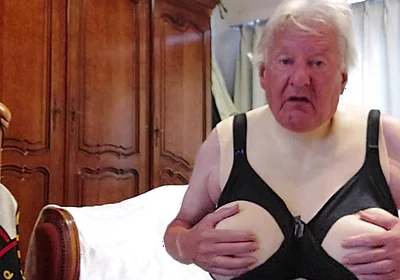 Nursing Bra and Thight Miniskirt
