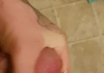 Cumming on the Toilet