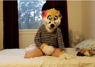Oliver Pawing. First Murrsuit Video I Have Ever Made