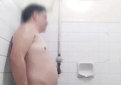A Handsome Pinoy Masturbating Before a Shower.