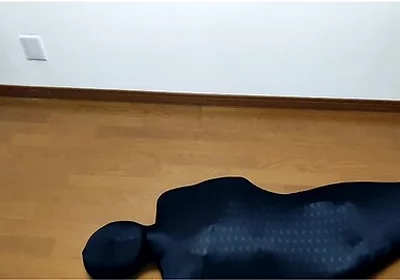 Abandoned By Zentai Stepmommy Who Cant Take It Off On Its Own