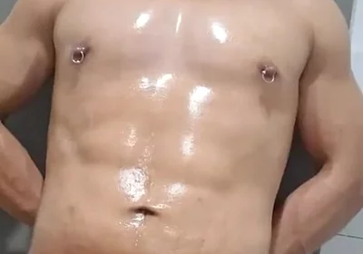 Hold on! Come Closer! Asia Twink Get a Nice Handjoib in the Locker Room!