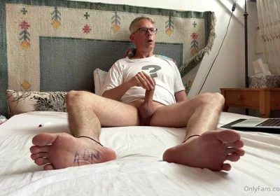 2 hours live wank and cum on foot