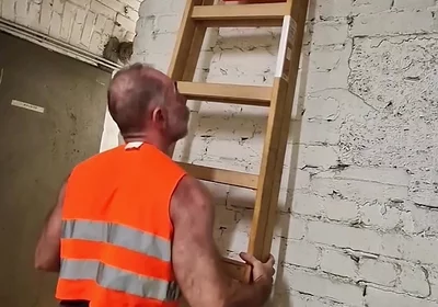 Very Hairy Builder