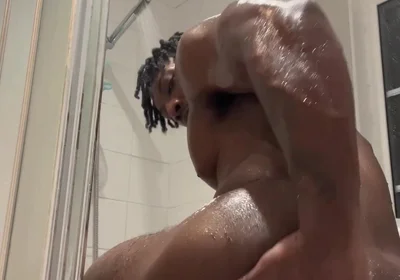 Quick Wank in Public Toilet