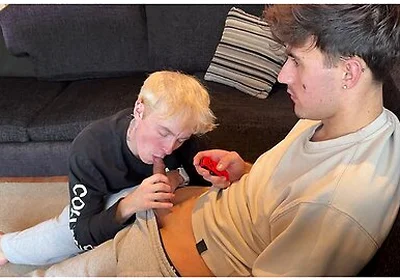 Blowjob During Fortnite Gaming