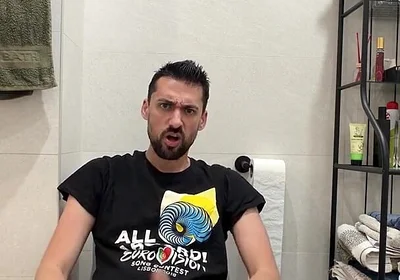 Hot Stepdaddy Jerking off Like Crazy in Public Bathroom