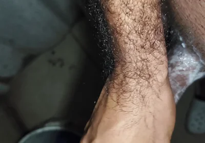 Jerk Man Jerks off in the Bathroom Without Scrubbing His Body with Soap