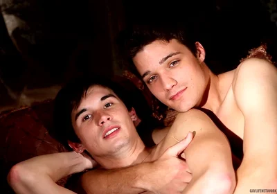 Krys Perez & Skyelr Bleu Chat While Cuddling in Bed